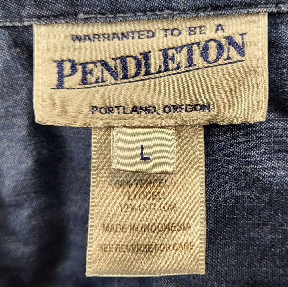 Pendleton Light Denim Jacket Size Large - image 4
